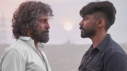Mahaan movie : மகனுடன் சேர்ந்து ‘மகான்’ அப்டேட்டை வெளியிட்ட விக்ரம்.... வைரலாகும் மாஸ் புகைப்படம்