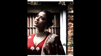 Aishwarya Rajesh: சேலை கட்டிய செரிப்பழம் போல் மின்னும் ஐஸ்வர்யா ராஜேஷ்..! எழில் பொங்கும் அழகிய போட்டோஸ்..!