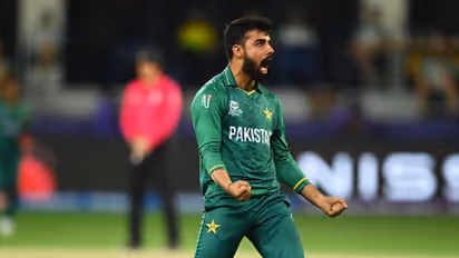 டி20 கிரிக்கெட்டில் பாகிஸ்தான் வீரராக ஷதாப் கான் வரலாற்று சாதனை 