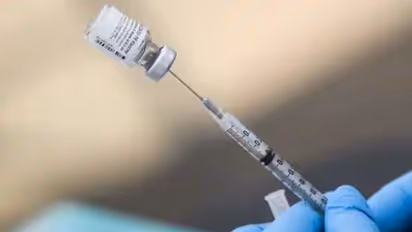 Omicron In India: দিল্লিতে ওমিক্রন আক্রান্ত ৪, বুস্টার ডোজের অনুমতি চেয়ে কেন্দ্রকে অনুরোধ কেজরিওয়ালের