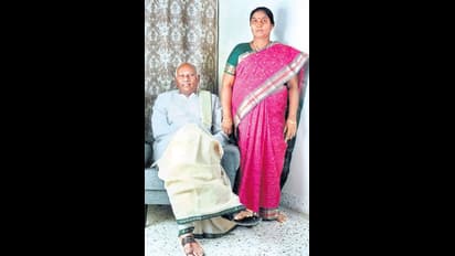 Konijeti Rosaiah Death : పలువురు ప్రముఖులతో మాజీ సీఎం రోశయ్య  (ఫొటోలు)