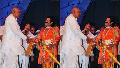 Konijeti Rosaiah Death: మాజీ సీఎం రోశయ్యతో బాలకృష్ణ...  వైరల్ గా త్రోబ్యాక్ పిక్