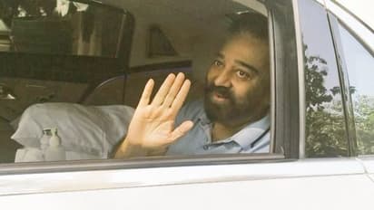 Kamal Haasan : இவிபிக்கி மாஸ் என்ட்ரி கொடுத்த கமல்;ஓய்வின்றி ரசிகர்களை உற்சாகப்படுத்தும் உலக நாயகன்!!