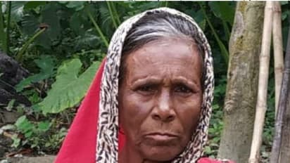 Widow Pension: জীবিত থেকেও 'মৃত', গবেষেক ছাত্রকে নিয়ে এক মহিলা বিধবা ভাতা আদায়ের লড়াই