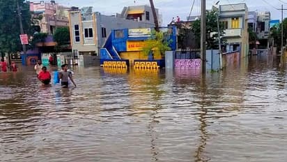 Telugu Actors : வெள்ளத்தில் மூழ்கிய ஆந்திராவிற்கு நிதி உதவி செய்த தெலுங்கு ஹீரோஸ் !!