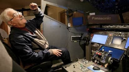 ചെറുപ്പത്തിൽ പൈലറ്റ് ആകാന്‍ ആഗ്രഹിച്ചു; ഇപ്പോള്‍ വീട്ടിലിരുന്ന് വിമാനം പറത്തുന്നു...