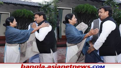 SP in Uttarpradesh: কংগ্রেসে না, চব্বিশের রণকৌশল সাজাতে মমতারই হাত ধরতে চান অখিলেশ