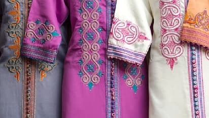 পুজোর ফ্যাশনের কুর্তির নয়া ট্রেন্ড, দেখে নিন কোনদিন কেমন কুর্তি পরবেন