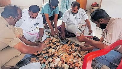 ആലുവയില് മരണപ്പെട്ട ഭിക്ഷാടകയുടെ മുറി പരിശോധിച്ച പൊലീസും നാട്ടുകാരും ഞെട്ടി.!