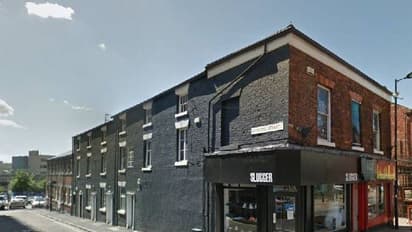 തെരുവുകളിലിപ്പോഴും വംശീയതയെ പിന്തുണച്ച വ്യക്തികൾ, പേരുകൾ, കലകൾ; മാറ്റാനാവില്ലെന്ന് കൗൺസിൽ