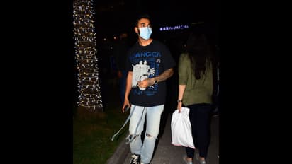 KL Rahul-Athiya Shetty: ডিনার ডেটে কেএল রাহুল- আথিয়া শেট্টি সহ গোটা পরিবার, দেখুন ১৫টি এক্সক্লুসিভ ছবি