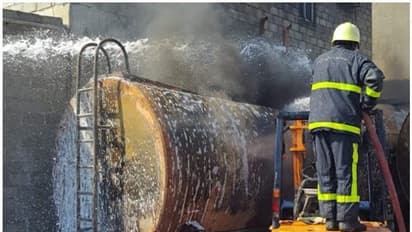 Fire : ഒമാനില് പെട്രോള് ടാങ്കറിന് തീപിടിച്ചു