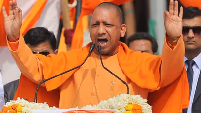 UP Elections: ಕಾಶಿ ವಿಶ್ವನಾಥ ದೇಗುಲದಲ್ಲಿ ಯೋಗಿ ಸರ್ಕಾರದ ಸಚಿವ ಸಂಪುಟ ಸಭೆ!