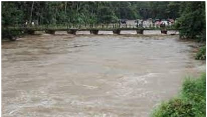 Koottickal : കോട്ടയം കൂട്ടിക്കലിൽ ശക്തമായ മഴ, പുല്ലകയാറിൽ മലവെള്ളപ്പാച്ചിൽ; ഉറുമ്പിക്കര ഉരുൾ പൊട്ടിയതായി സംശയം