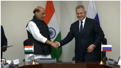 Russia : ഇന്ത്യ-റഷ്യ ആയുധക്കരാര്‍ ഒപ്പുവെച്ചു; റഷ്യയില്‍ നിന്ന് AK 203 തോക്കുകള്‍ വാങ്ങും