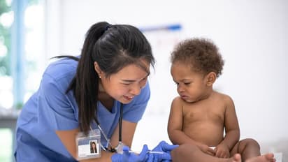 Omicron : குழந்தைகளை குறிவைக்கிறதா ஒமைக்ரான்? அதிர்ச்சியில் மருத்துவ நிபுணர்கள்!!