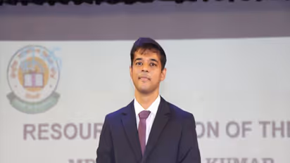 రూ.29లక్షల ప్యాకేజీ ఉద్యోగాన్ని వదిలి.. యూపీఎస్సీలో 55వ ర్యాంకు సాధించి..!