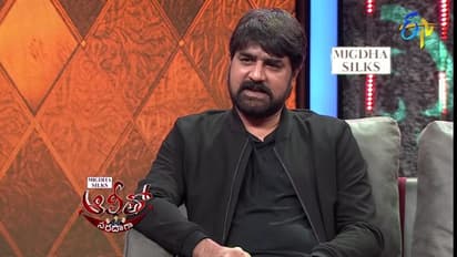 ఆ పెద్ద డైరెక్టర్ ఓ మూమెంట్ పదే పదే చేయించాడు.. చిరాకు దొబ్బి సెట్స్ నుండి వెళ్ళిపోయా