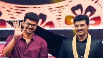 கொரோனா இருந்தபோதும் நண்பனுக்கு நேரடியாக சாப்பாடு கொண்டுவந்து கொடுத்த விஜய்..! மெர்சல் ஆகிப் போன உயிர் நண்பன்