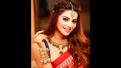 Viral Urvashi Rautela: মিস ইউনিভার্স ২০২১ মঞ্চে বিচারকের ভুমিকায় উর্বশী, ঝড়ের বেগে ভাইরাল ভিডিও
