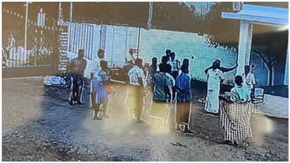 DMK : ஃபேக்டரிக்குள் அத்துமீறி நுழைந்து திமுகவினர் அராஜாகம்... பணம் கேட்டு மிரட்டல்... பரபர குற்றச்சாட்டு..!