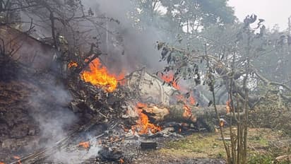 Army Helicaptor Crash: సిడిఎస్ బిపిన్ రావత్ పరిస్థితి విషమం, భార్య మృతి