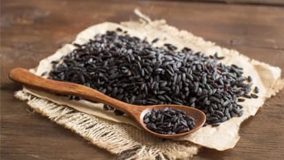 నల్ల బియ్యంలో ఉండే ఆరోగ్య ప్రయోజనాలు తెలిస్తే తినకుండా ఉండలేరు తెలుసా?