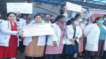 कानपुर: जूनियर डॉक्टर की हड़ताल में मर रहे मरीज जिम्मेदार बोले 'सब रूटीन मौतें'