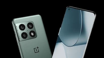 OnePlus 10 Pro Launch: দুর্দান্ত ক্যামেরা সেটআপ ও ফিচার সহ লঞ্চ হল এই স্মার্টফোন, দেখে নিন এই স্পেসিফিকেশন