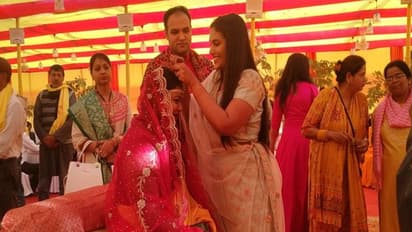 ऐसी शादी देखी है क्या : बीजेपी  MLC की बेटी बनी दुल्हन, महिला पुरोहित ने वैदिक मंत्रोच्चार के साथ करवाया विवाह