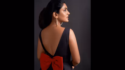 బ్లాక్ గౌన్ లో తెలుగమ్మాయి సోయగాల విందు.. ఈషా రెబ్బా అందాలకు చూపు తిప్పుకోలేరు