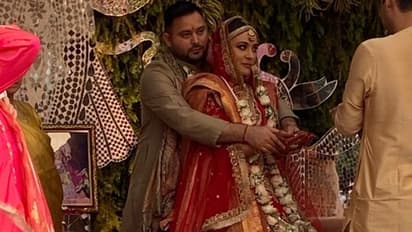 Tejashwi's Wedding: বান্ধবীর সঙ্গে সাতপাকে বাধা পড়লেন তেজস্বী যাদব, কে RJD নেতার স্ত্রী