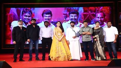 బోయపాటి ఎప్పుడూ నాకు పూర్తి కథ చెప్పలేదు.. అఖండ విజయోత్సవ జాతరలో బాలయ్య