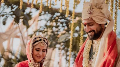 Katrina Kaif- Vicky Kaushal Wedding: சிவப்பு நிற லெஹங்காவில் காதலனை கரம் பிடித்த கத்ரீனா! திருமண புகைப்படங்கள்