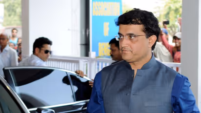 Virat Kohli : കോലിക്ക് പകരം രോഹിത് ശര്മ്മക്ക് ഏകദിന ക്യാപ്റ്റന്സി; ഗാംഗുലിക്ക് കയ്യടിച്ച് പാക് മുന്താരം