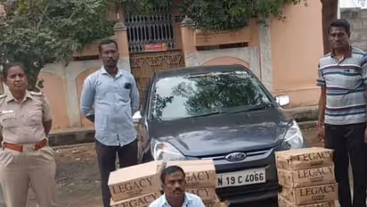 liquor: மது பாக்கெட்டுகளை கடத்திய காரை 10 KM தூரம் விரட்டி பிடித்த சிங்கப்பெண்.. சினிமாவை மிஞ்சிய சேஸிங்..!