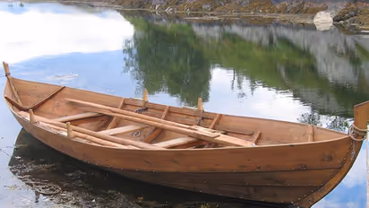 Life Management: महिला बच्चों को नाव में घूमाने ले गई, पति को पता चला तो वो डर गया, क्योंकि नाव में छेद था