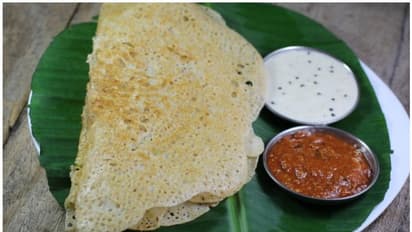 ബ്രേക്ക്ഫാസ്റ്റിന് രുചികരമായ ഓട്സ് ദോശ ആയാലോ?