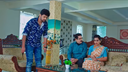 Karthika Deepam: వంట పని చేస్తున్న వంటలక్క, డాక్టర్ బాబు.. కన్నీళ్లు పెట్టుకుంటున్న హిమ, సౌర్య?