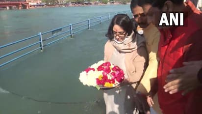 Bipin Rawat : ಹರಿದ್ವಾರದಲ್ಲಿ ಪಾಲಕರ ಅಸ್ಥಿ ವಿಸರ್ಜಿಸಿದ ಪುತ್ರಿಯರು!