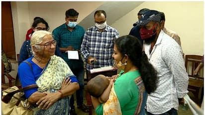 Anupama : 'ദത്ത് വിവാദത്തിൽ മുഖ്യമന്ത്രി മറുപടി പറയണം'; അനുപമയെയും കുഞ്ഞിനെയും കാണാനെത്തി മേധാ പട്കര്