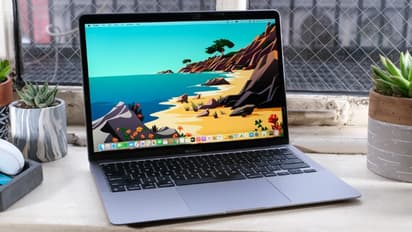 Apple के इस MacBook पर मिल रहा 14 हजार रुपए तक का बंपर डिस्काउंट, जल्द उठाएं ऑफर का मजा