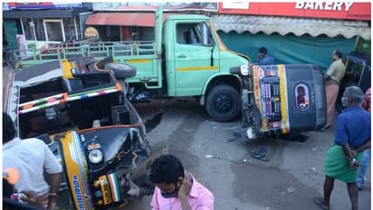 Accident : നിയന്ത്രണംവിട്ട മിനിലോറി ഓട്ടോ സ്റ്റാന്‍ഡിലേക്ക് ഇടിച്ചുകയറി ഏഴു പേര്‍ക്ക് പരിക്ക്