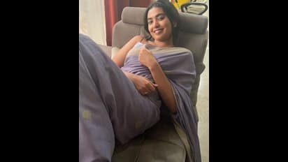 సోఫాలో పరువాలు పోతూ కవ్విస్తున్న శివాత్మిక రాజశేఖర్‌.. దొరసాని చూపులతోనే చంపేస్తుందట..