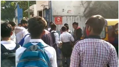 stabbed : നാല് പത്താം ക്ലാസുകാര്ക്ക് കുത്തേറ്റു; പിന്നില് മറ്റൊരു സ്കൂളിലെ വിദ്യാര്ത്ഥികള്