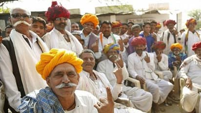 Rajasthan Panchayat Chunav 2021 : पहले चरण के पंचायत चुनाव में मतदान जारी, चार जिलों में डाले जा रहे वोट