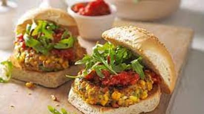 ఇంట్లోనే వెజ్ బర్గర్ ఎలా చేయాలో తెలుసా.. ఇలా చేస్తే సేమ్ రెస్టారెంట్ టెస్ట్?