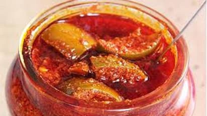 పచ్చడి లో నూనెను తిరిగి ఇలా కూడా వాడొచ్చు తెలుసా..?