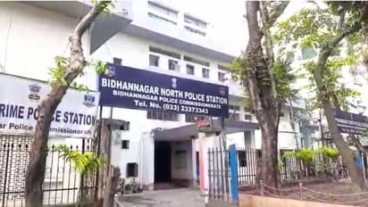 2 Police Arrested: গভীররাতে বাইকে বসিয়ে করুণাময়ীতে তরুণীর শ্লীলতাহানির অভিযোগ, গ্রেফতার এএসআই-সহ ২ পুলিশ
