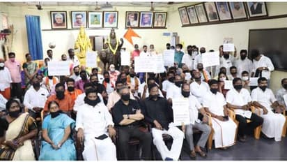 தமிழக பாஜக நேர்காணலில் பணத்தை கொட்டி மிரட்டிய தொண்டர்... அதிர்ந்துபோன தலைவர்கள்..!